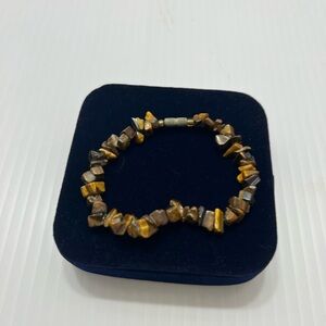 Chic Tiger Eye Bracelet with Gold Accents
